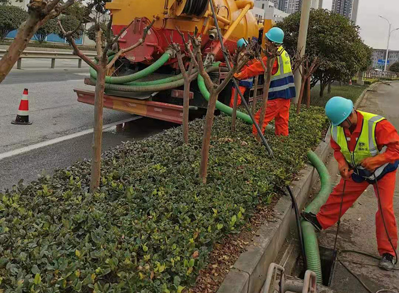 焉耆市政管道清淤